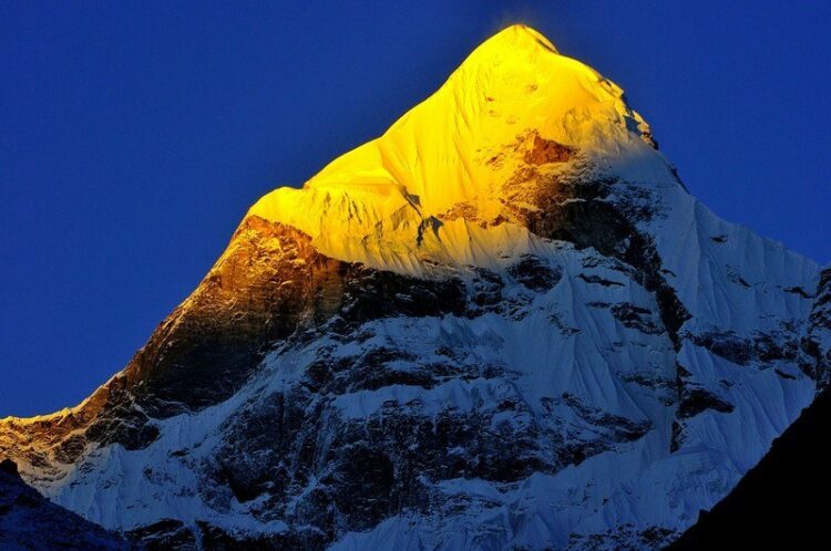 NEELKANTH PEAK FROM BADRINATH TEMPLE